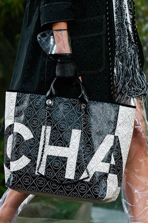 chanel spring summer 2018 bags price|More.